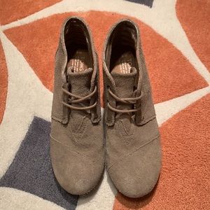Toms desert suede wedge ankle boots
